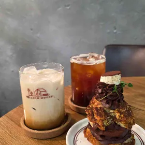 밀리언하우스 사진 1