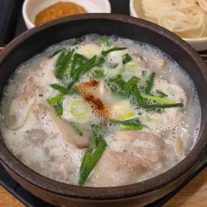 본전돼지국밥 대표 사진
