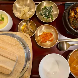 한식공간 소반 사진