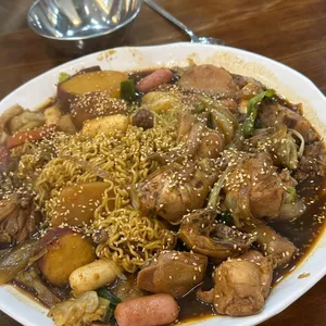 통큰솥뚜껑닭볶음탕 사진