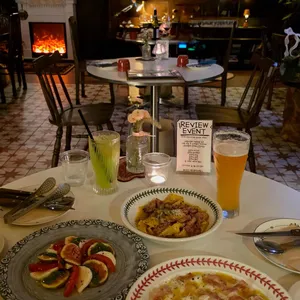 오스테리아 윤 사진 1