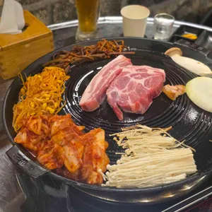 상구네솥뚜껑삼겹살 사진