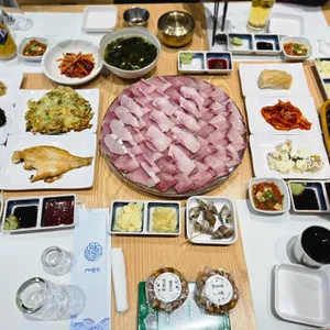 사량도자연산횟집 대표 사진