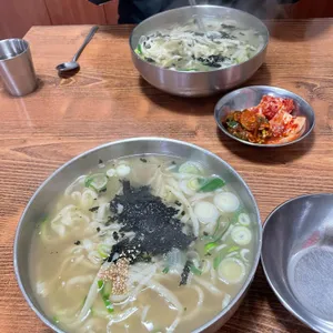 중앙홍두깨 칼국수 대표 사진