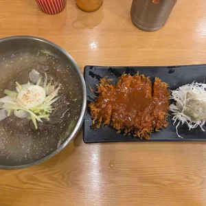 왕돈까스 왕냉면 사진 1