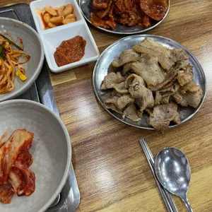 별내 연탄불돼지불백 앗싸포차 사진