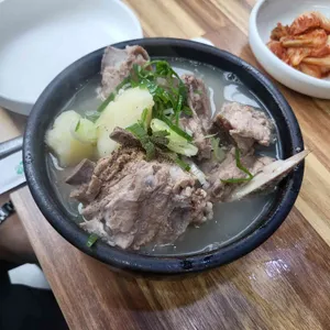 명동감자탕 대표 사진