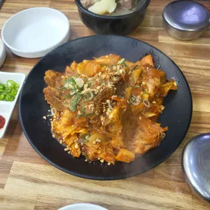 명동감자탕 사진