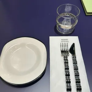 누데이크 티 하우스 리뷰 사진