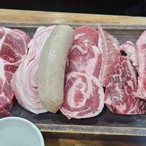 흑돼지삼백식당 사진