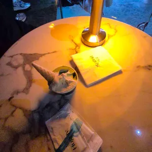 휴즐리 리뷰 사진