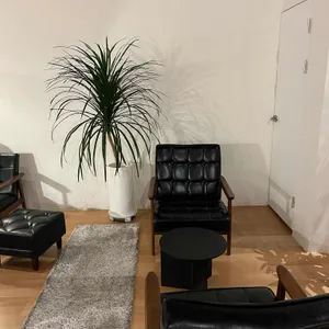 로우더 대표 사진