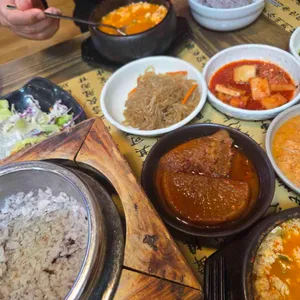 맷돌순두부돌솥밥 사진 2