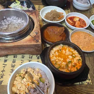 맷돌순두부돌솥밥 사진 1