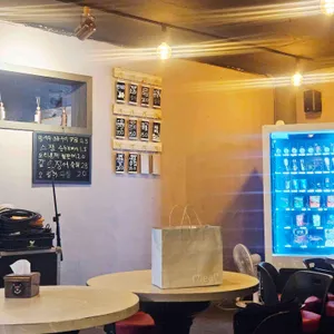 반지하 리뷰 사진