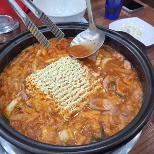 돌부대찌개 사진 2