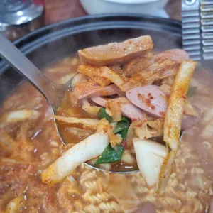 돌부대찌개 사진