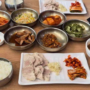 담쟁이보쌈집 사진