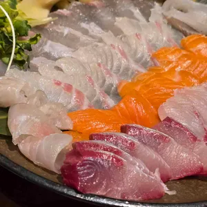 사담 대표 사진