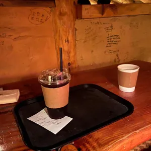 마당에모닥불하늘엔둥근달 대표 사진