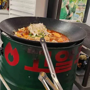 통큰솥뚜껑닭볶음탕&두부생각 사진