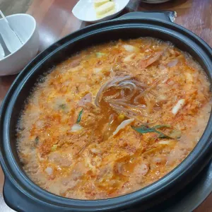 돌부대찌개 사진