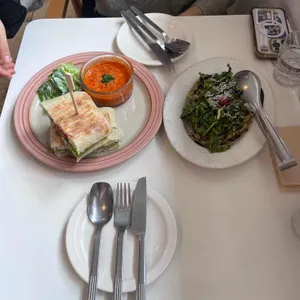 놈놈브런치 대표 사진