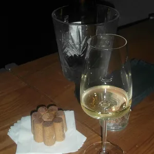 언코르크드 대표 사진