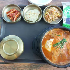 엠원업 스파&스포츠  5층 식당 사진