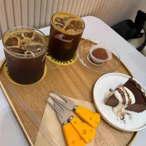 에멘탈커피 사진