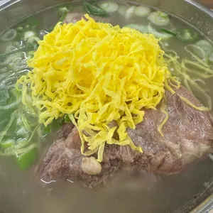 평이담백 뼈칼국수 사진
