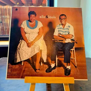 스포트라이트 커피 리뷰 사진