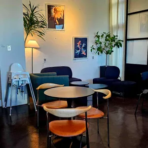 스포트라이트 커피 리뷰 사진