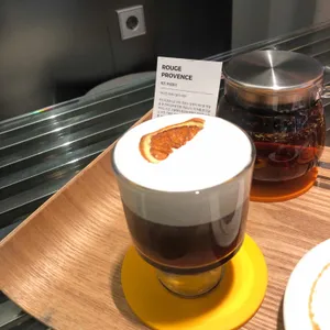 더 이퀼리브리엄 커피 사진