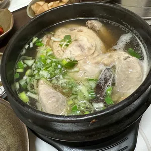 능이버섯백숙삼계탕 사진