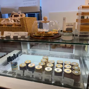 화이트리에 사진