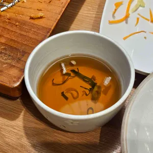 신사와 칼국수 사진