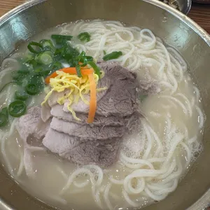 먹돌고기국수 사진 1