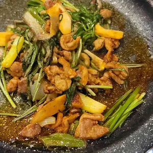 황금유황오리 부추덕 사진