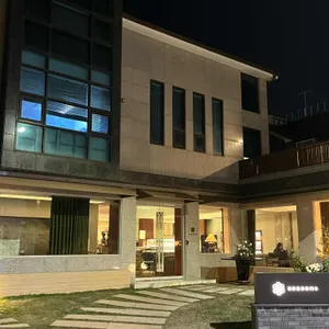 시즌즈 리뷰 사진