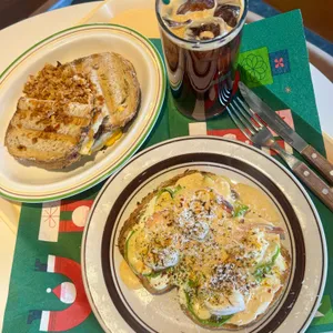 미드테이블 사진