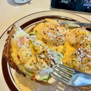 미드테이블 사진