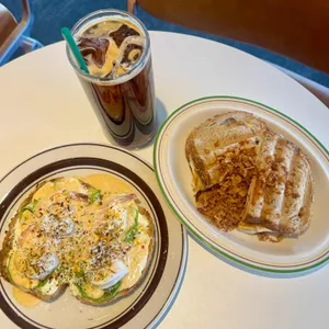 미드테이블 사진