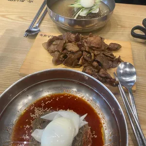 육쌈냉면 대표 사진