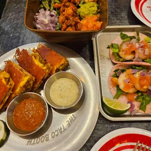 더타코부스 사진