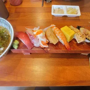 아키라 스시 사진