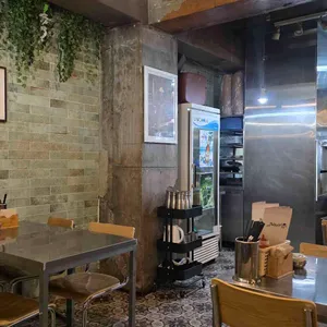 퍼퓰러 리뷰 사진