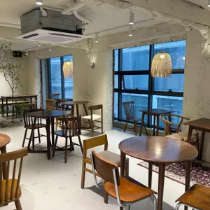 밀랍 커피앤베이커리 리뷰 사진