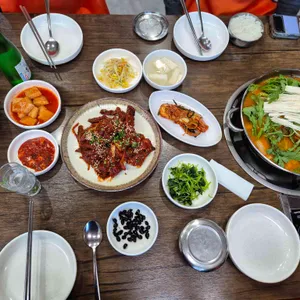 충남서산집 사진