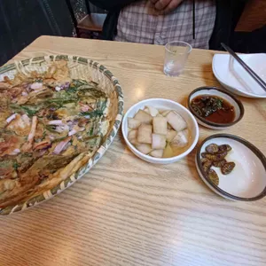 맷돌 종로빈대떡 순대국 대표 사진